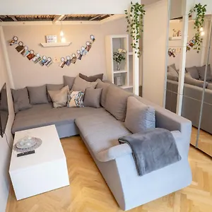 Cozy Modern Nest In The Heart Of With Netflix Vienne
