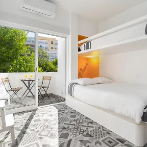 Warm Yellow Appartement Albufeira